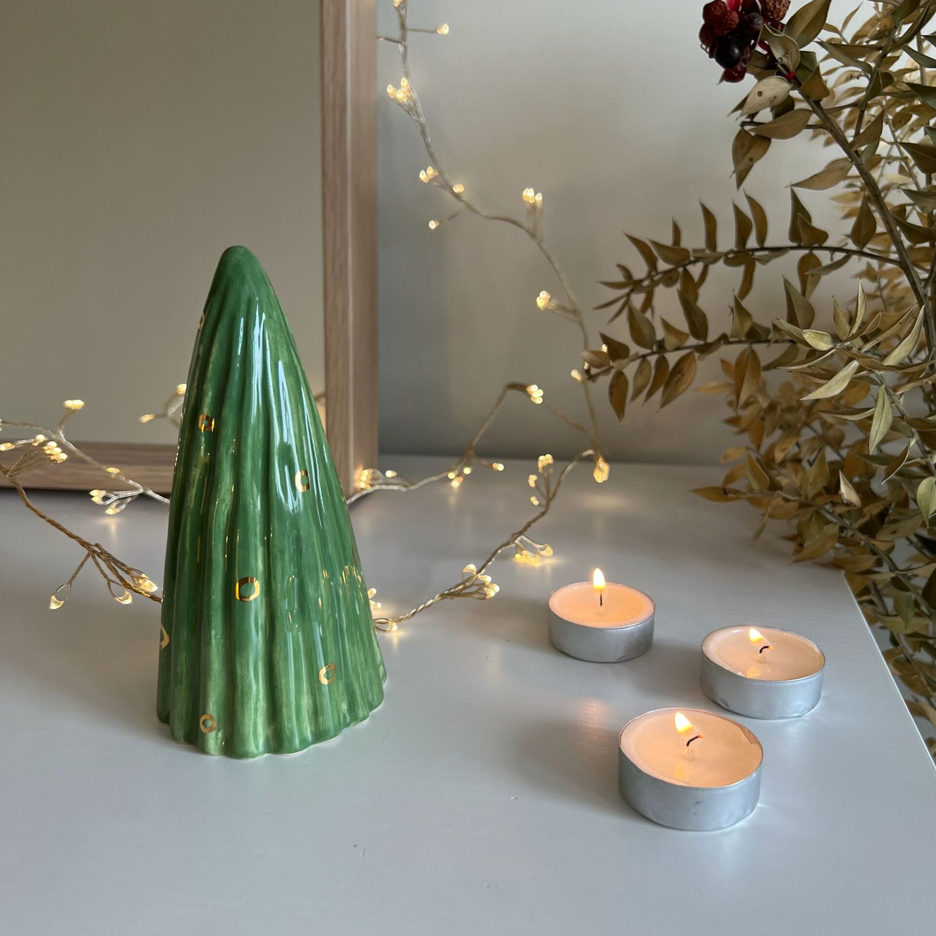 Çam Ağacı Biçimli Seramik Dekoratif Yeni Yıl Objesi/Küçük Boy